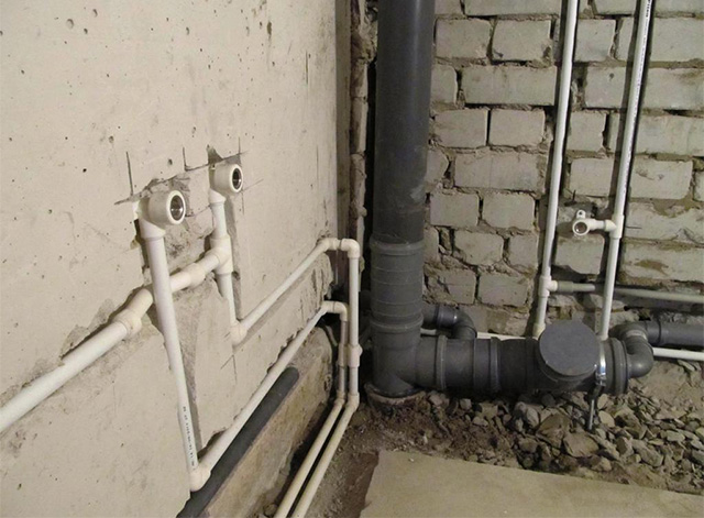 Схема подводки воды из скважины в дом