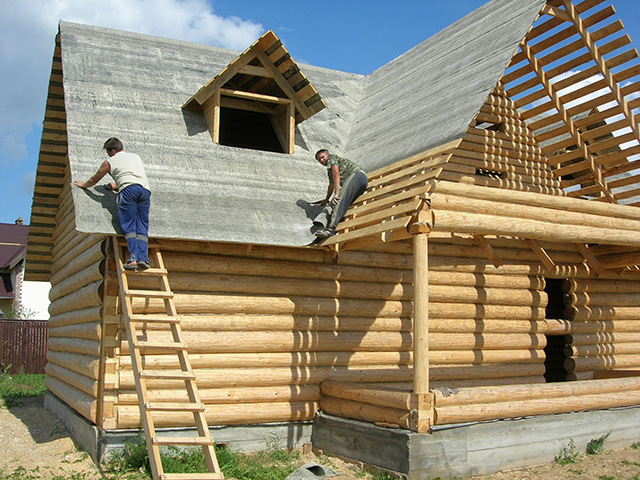 Чем крыть крышу частного дома