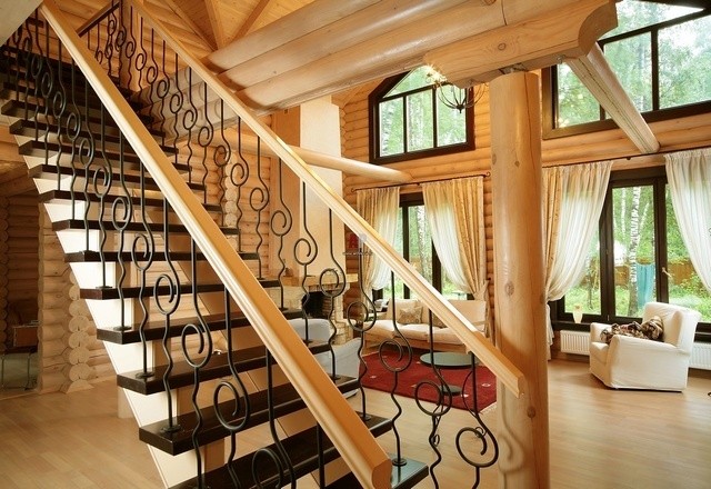 Установка лестниц в деревянном доме