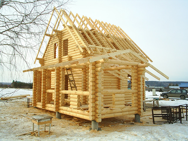 строительство дома из оцилиндрованного бревна