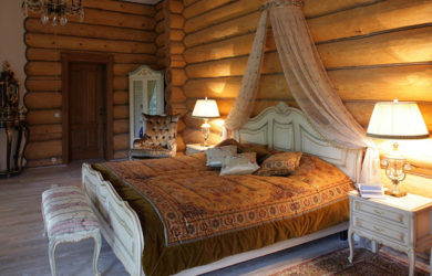 стиль прованс в деревянном доме из бревна